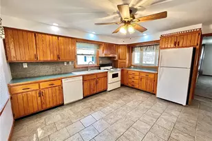 839 Mill St, Conneaut, OH 44030 - Photo 3