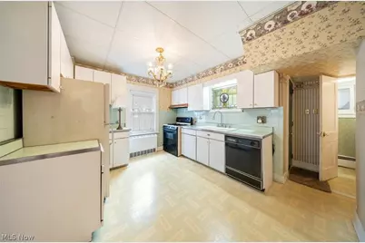 17712 Riverway Drive, Oakwood, OH 44107 - Photo 13