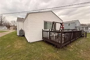 35288 Beach Park Ave, Eastlake, OH 44095 - Photo 3