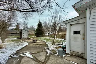 143 S Point Dr, Avon Lake, OH 44012 - Photo 5