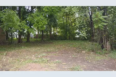 605 East Avenue W, Akron, OH 44320 - Photo 1