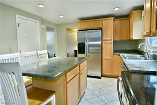 1756 Penny Ln, Youngstown, OH 44515 - Photo 13