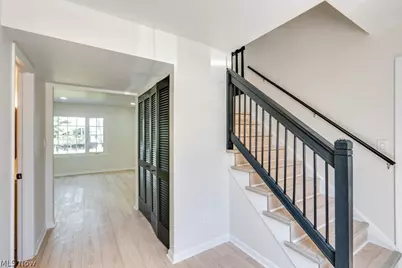 292 Parkview Drive, Aurora, OH 44202 - Photo 9