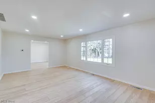 292 Parkview Dr, Aurora, OH 44202 - Photo 15