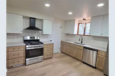 1324 Mapleview Drive, Green Hills, OH 44131 - Photo 3