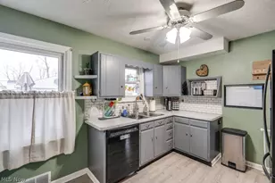 13513 York Blvd, Garfield Heights, OH 44125 - Photo 9