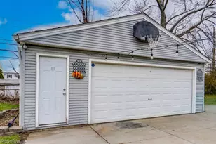 13513 York Blvd, Garfield Heights, OH 44125 - Photo 29