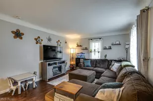 13513 York Blvd, Garfield Heights, OH 44125 - Photo 5