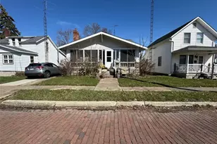 429 E 7th St, Port Clinton, OH 43452 - Photo 1