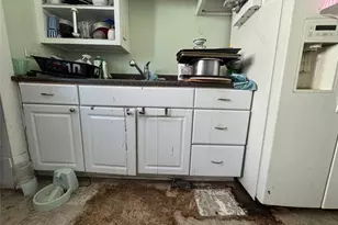 429 E 7th St, Port Clinton, OH 43452 - Photo 5