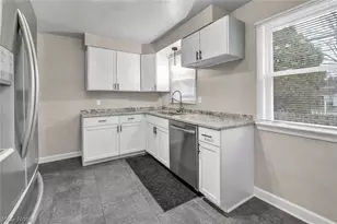 85 E 205th St, Euclid, OH 44123 - Photo 7