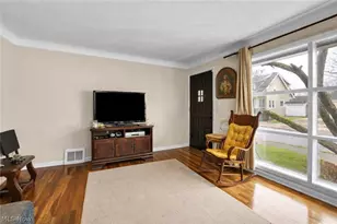 85 E 205th St, Euclid, OH 44123 - Photo 13