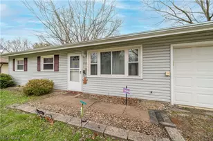 151 N Yorkshire Blvd, Austintown, OH 44515 - Photo 3