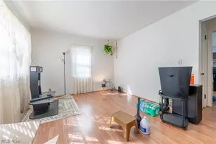 586 Lindell St, Akron, OH 44305 - Photo 19