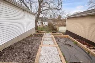 401 Moody St, Akron, OH 44305 - Photo 25