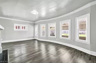 929 Thornhill Dr, Loveland, OH 44108 - Photo 5