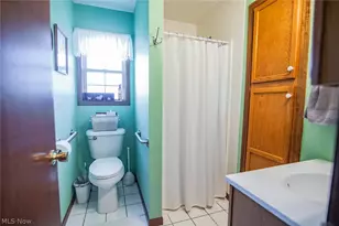 808 28th St, Vienna, WV 26105 - Photo 33
