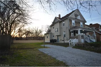 1064 Lane Street, Akron, OH 44307 - Photo 5