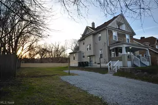 1064 Lane St, Akron, OH 44307 - Photo 5