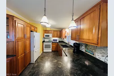 10552 Shasta Drive, Chardon, OH 44024 - Photo 3