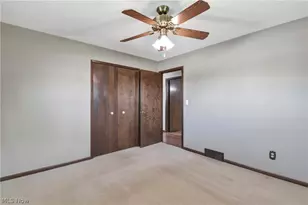 7350 Ames Rd, Parma, OH 44129 - Photo 23