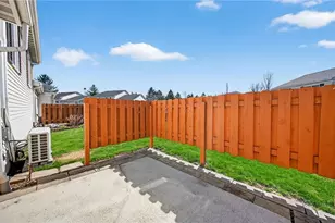 5236 Creekside Blvd, Brunswick Hills, OH 44212 - Photo 33