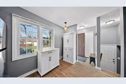 5236 Creekside Boulevard, Brunswick Hills, OH 44212 - Photo 7