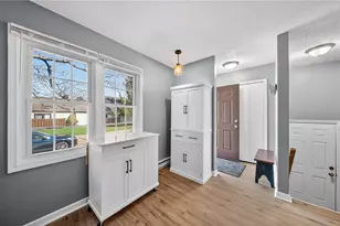 5236 Creekside Blvd, Brunswick Hills, OH 44212 - Photo 7