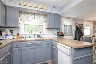 2161 Savoy Ave, Akron, OH 44305 - Photo 9