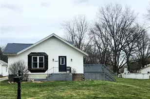 2416 Bakerwood Dr SW, Massillon, OH 44647 - Photo 3