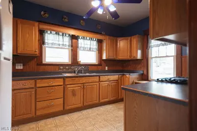33 N Hartford Avenue, Youngstown, OH 44509 - Photo 9