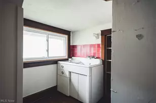 33 N Hartford Ave, Youngstown, OH 44509 - Photo 17
