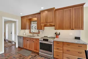 19825 Deer Run Ln, Strongsville, OH 44149 - Photo 5