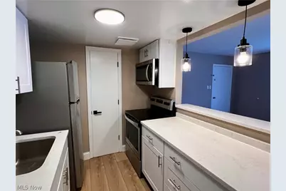 6910 Carriage Hill Drive #101, Brecksville, OH 44141 - Photo 5