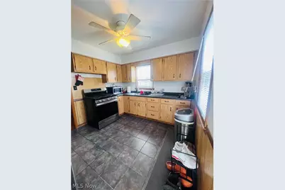 21300 Wilmore Avenue, Euclid, OH 44123 - Photo 9