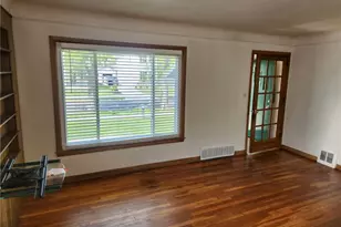 21300 Wilmore Ave, Euclid, OH 44123 - Photo 3