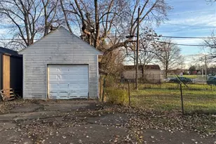 1820 Midway Ave NE, Canton, OH 44705 - Photo 3