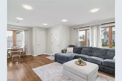 2682 9th Street, Cuyahoga Falls, OH 44221 - Photo 3