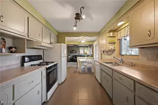 2441 Vezber Dr, Green Hills, OH 44131 - Photo 9