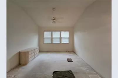 9910 Country Club Circle, Twinsburg, OH 44087 - Photo 11