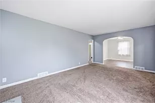 2138 Hermosa Dr, Youngstown, OH 44511 - Photo 9