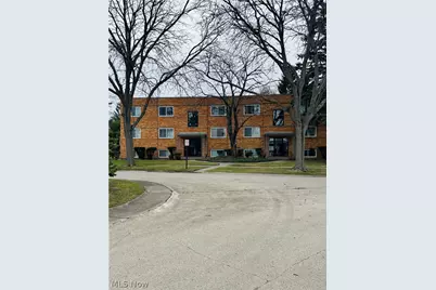 21045 Southbend Circle #6, Rocky River, OH 44116 - Photo 1