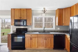 26772 Skyline Dr, Olmsted Twp, OH 44138 - Photo 11