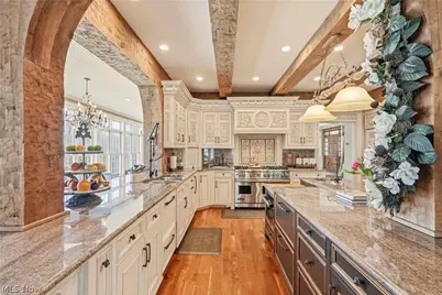 809 Village Trails, Gates Mills, OH 44040 - Photo 7
