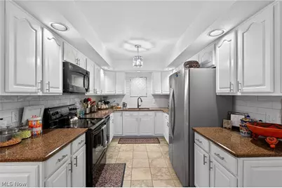 858 Sutton Place, Akron, OH 44313 - Photo 15