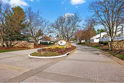 858 Sutton Place, Akron, OH 44313 - Photo 3