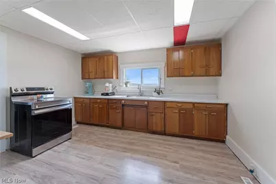 110 Dewey Avenue, Freeport, OH 43973 - Photo 7