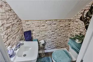 319 Superior St, Louisville, OH 44641 - Photo 35