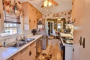 319 Superior St, Louisville, OH 44641 - Photo 19