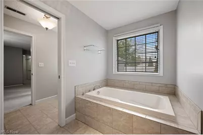 889 Lynnhaven Lane, Akron, OH 44313 - Photo 19